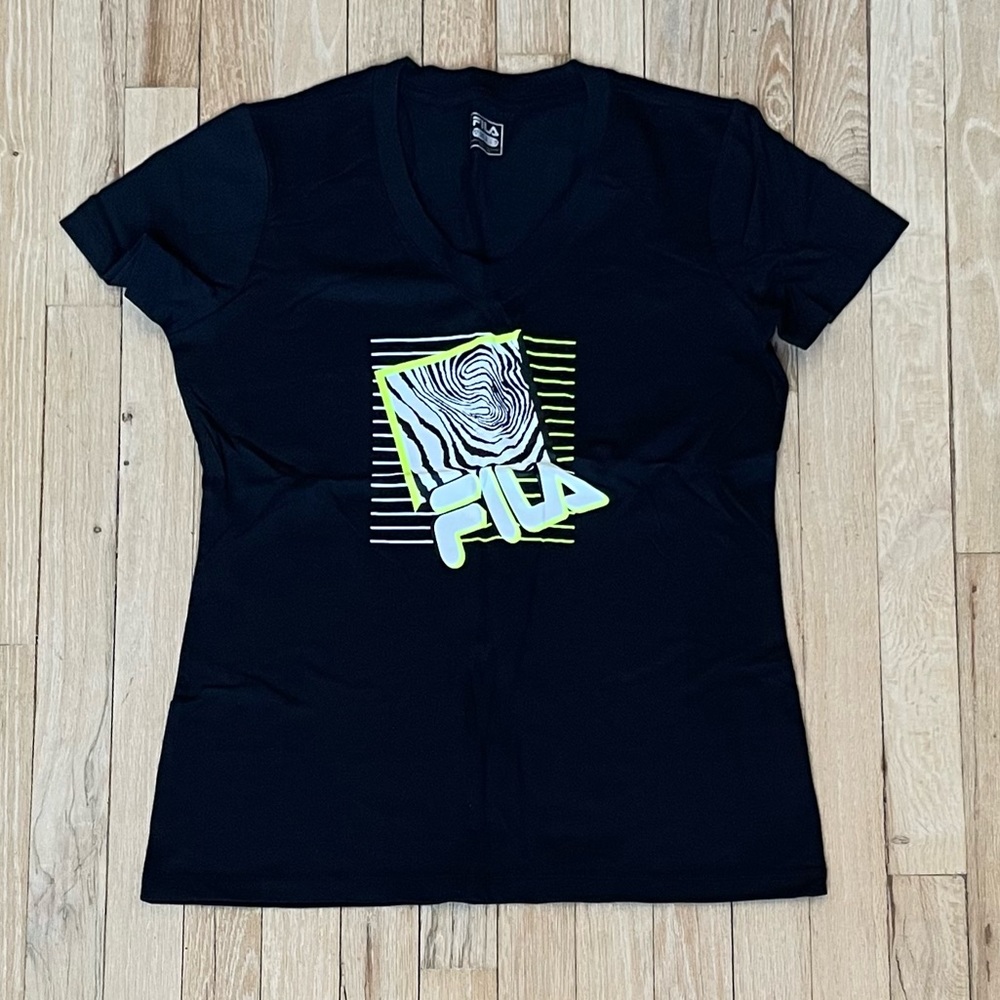 FILA Knox V Neck T-Shirt Nwt